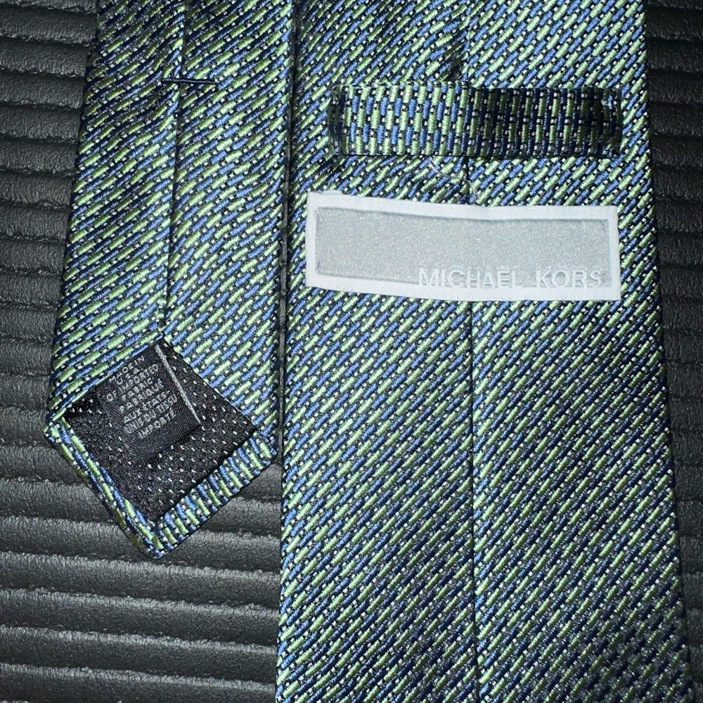 Michael Kors Tie 100% silk